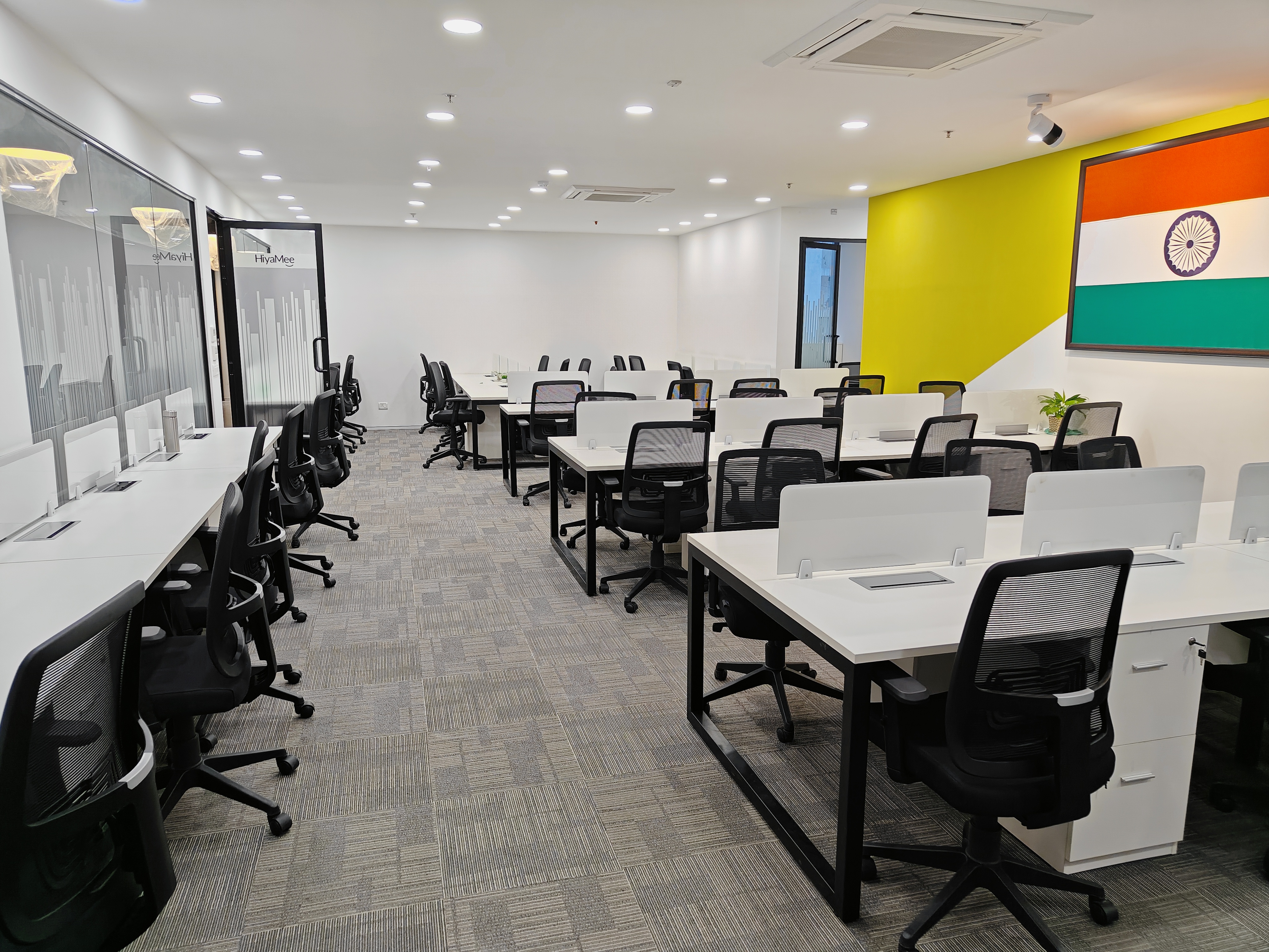 Akasa Trapezoid (7).jpg